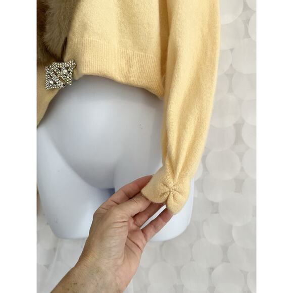 VTG 50s Women’s M 100% Cashmere Yellow Cardigan Sweater Mink FUR Collar Jeweled - Picture 5 of 14